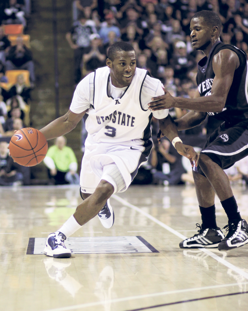 Paine, Wesley subdue Weber in opener