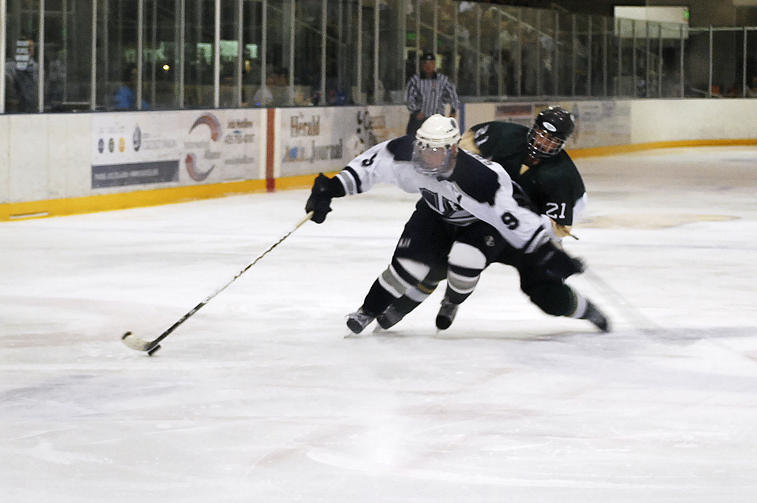 Hockey knocks off No. 1 ranked Rams at Colorado tournament
