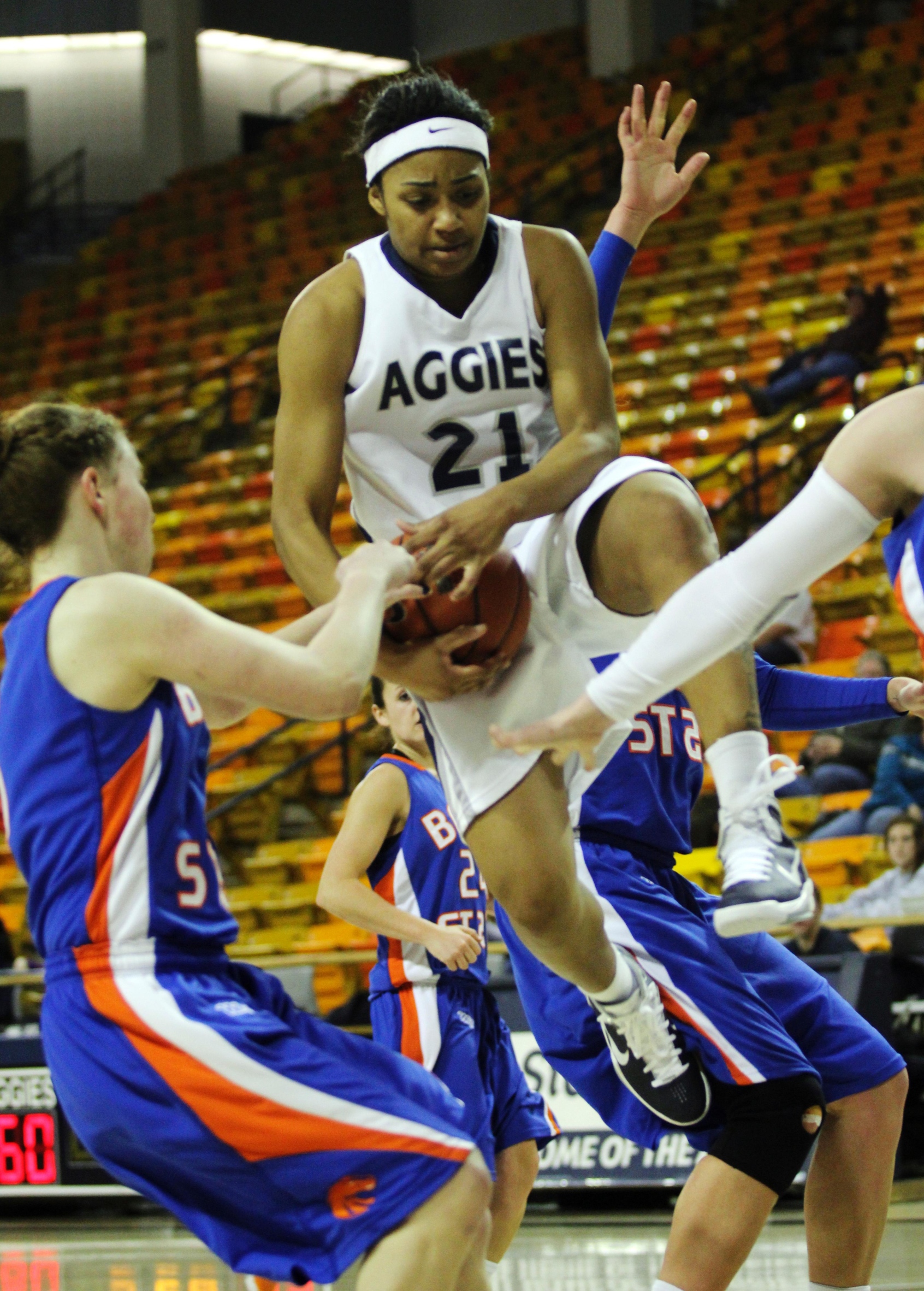 Aggie women open WAC play win against Boise State, but fall at home to Bulldogs