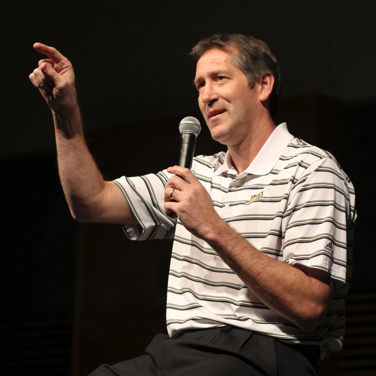 Retired Jazz player tells students of NBA career