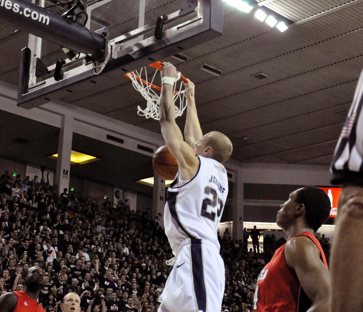 Aggies slam home share of WAC title with win over Bulldogs