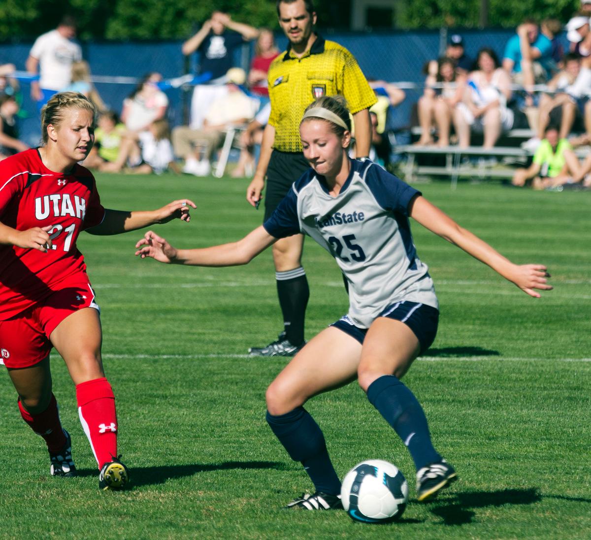 Women’s soccer drops WAC opener against Hawaii