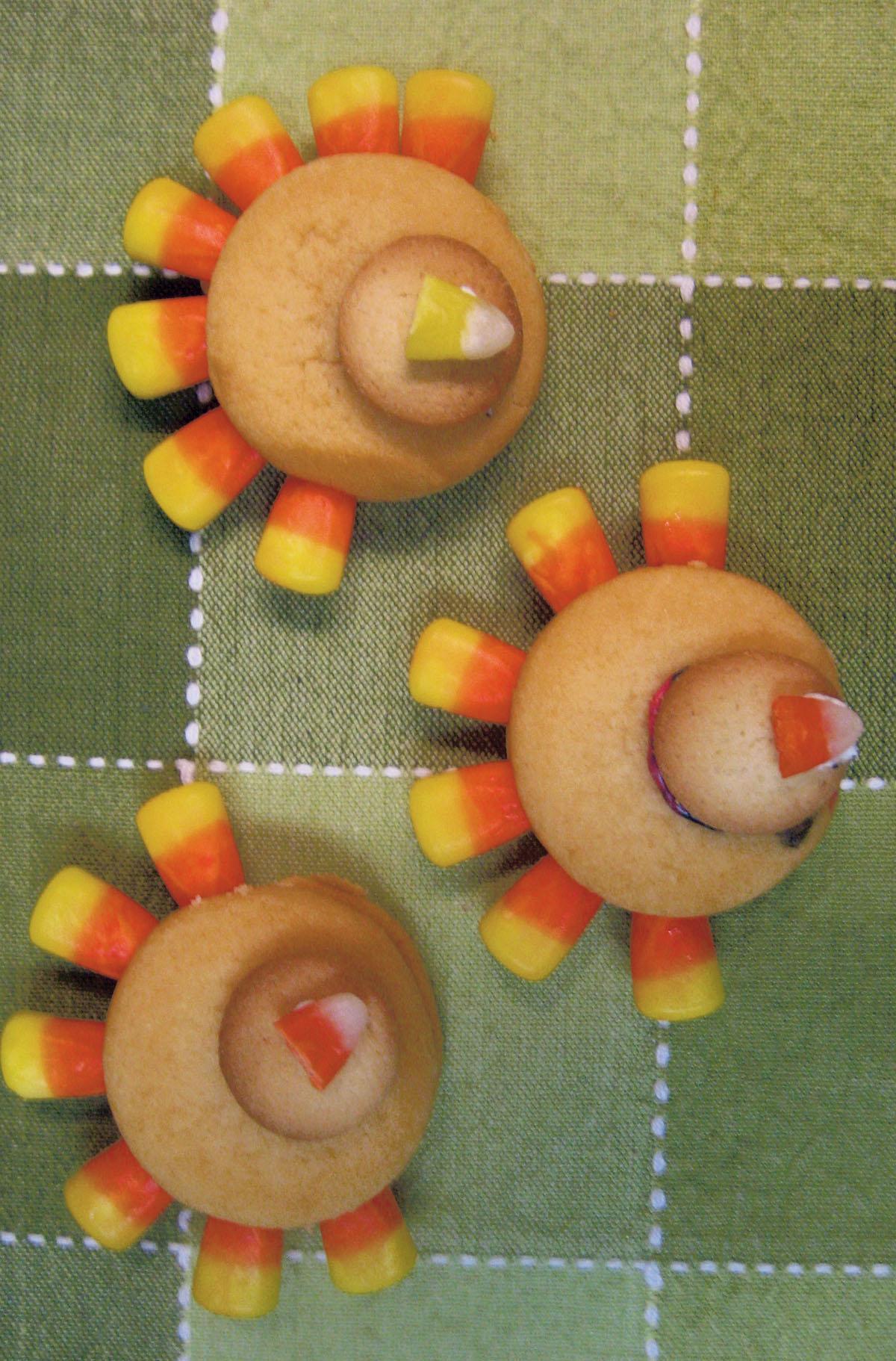 Crafts and cookies for a Thanksgiving feast