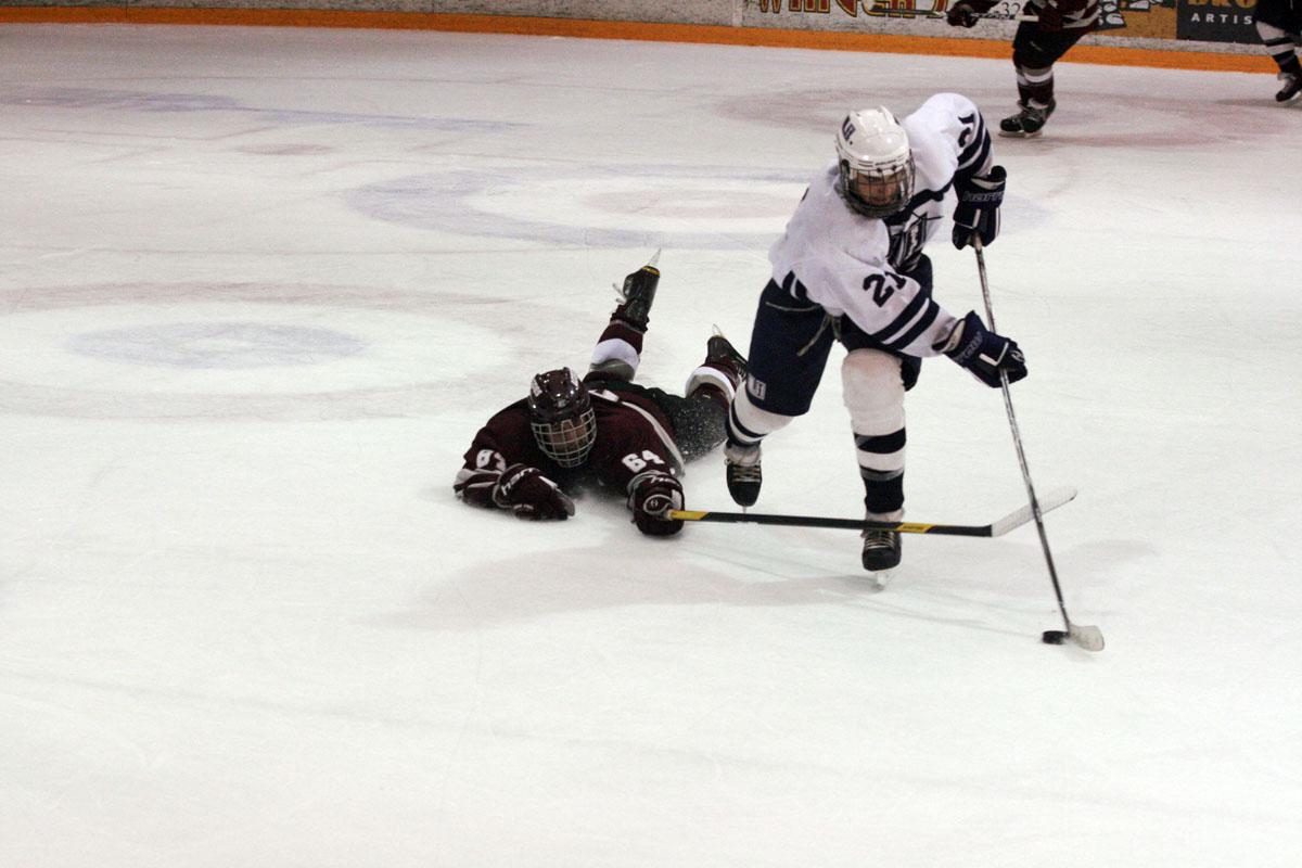 Hockey bounces back after only loss