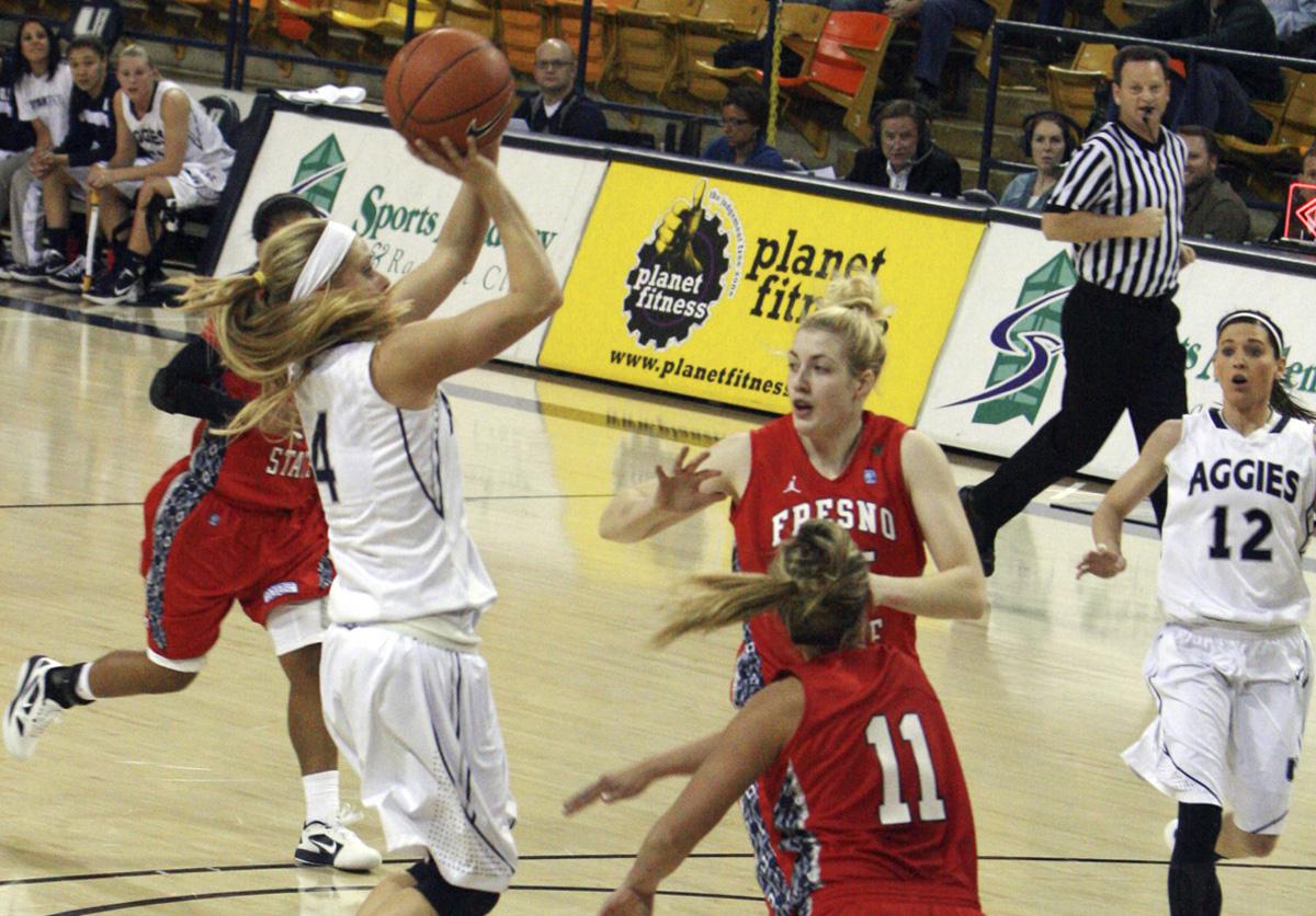 Women fall to Fresno Bulldogs