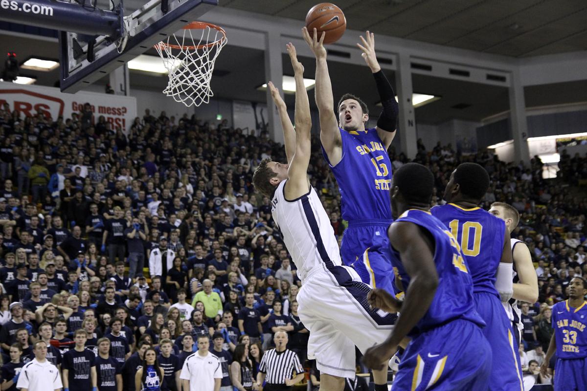 Turnovers plague Utah State in loss to Fresno