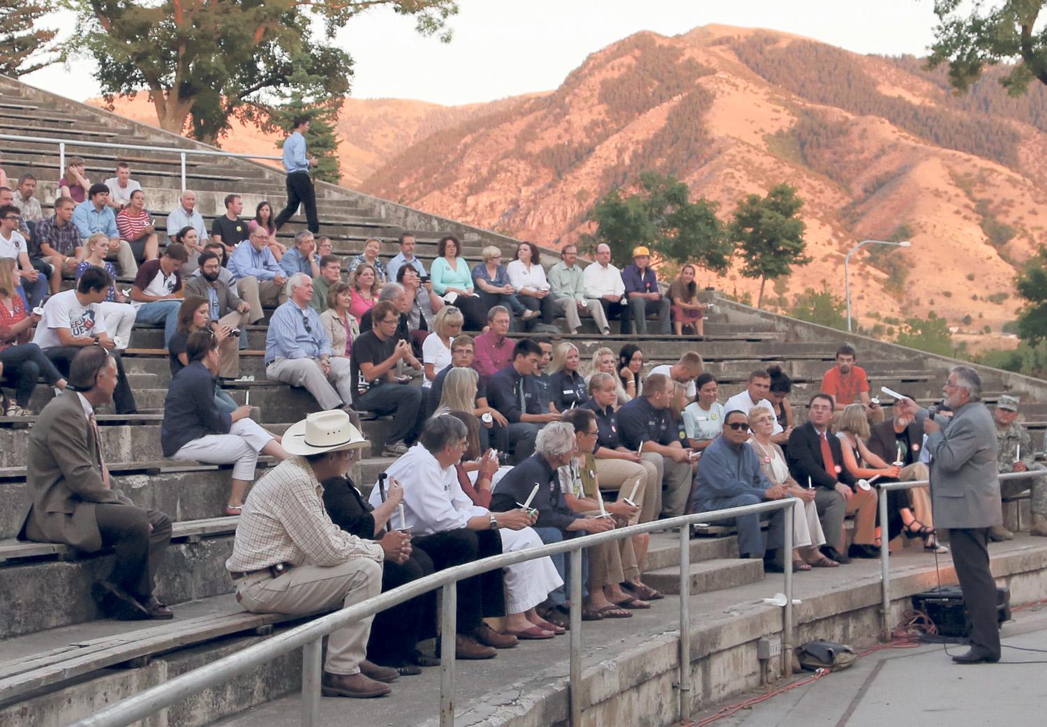 Dean welcomes CHaSS students at Light on the Hill
