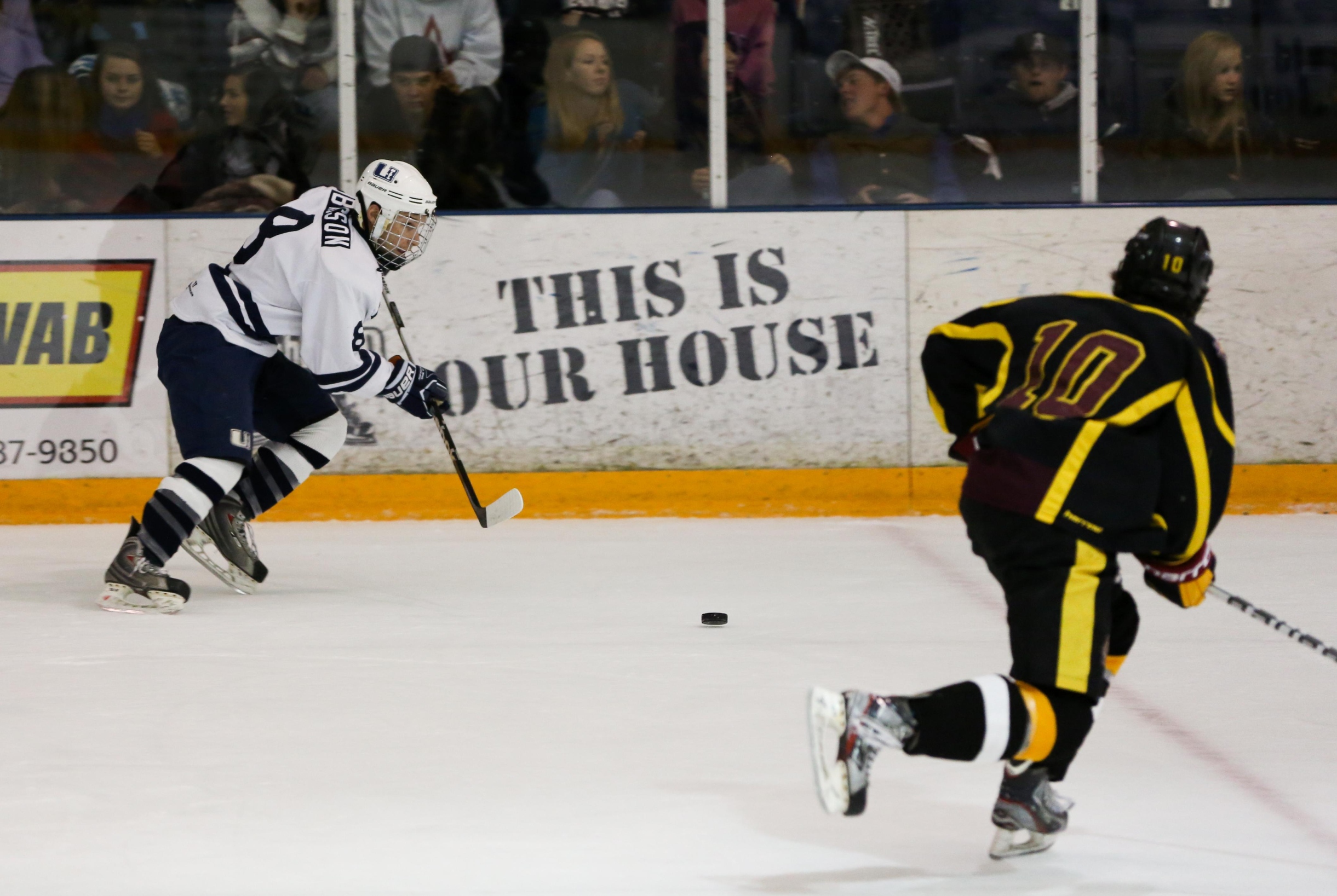 Undefeated USU hockey hosts Sun Devils