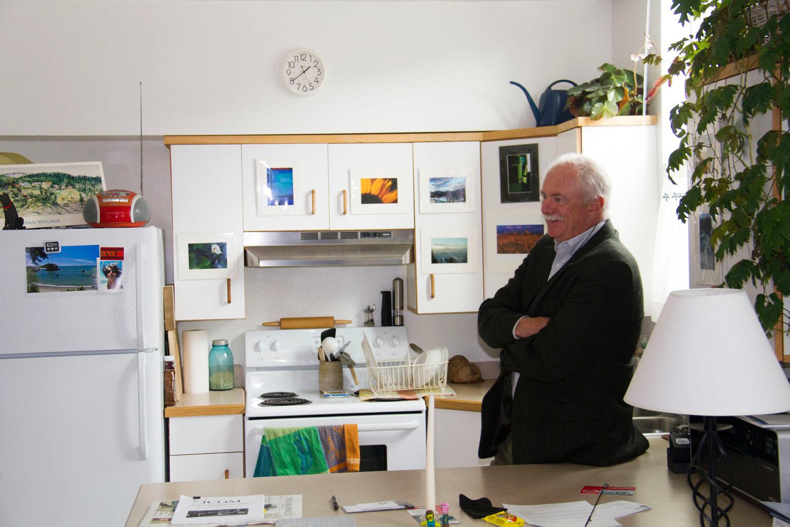 Journalism and Communication professor takes residence in freshman housing hall