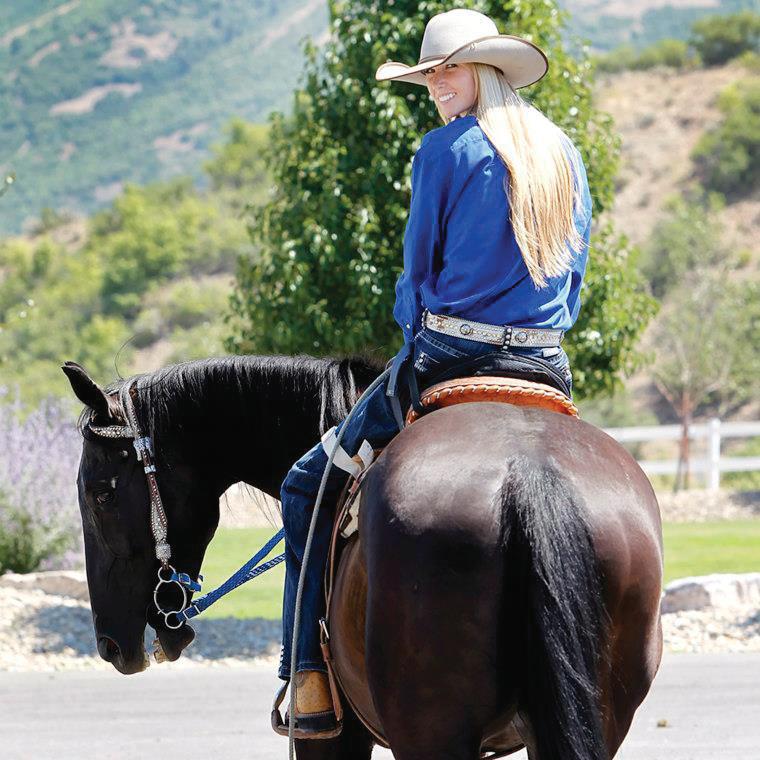 Injured rodeo contender makes amazing return to competition
