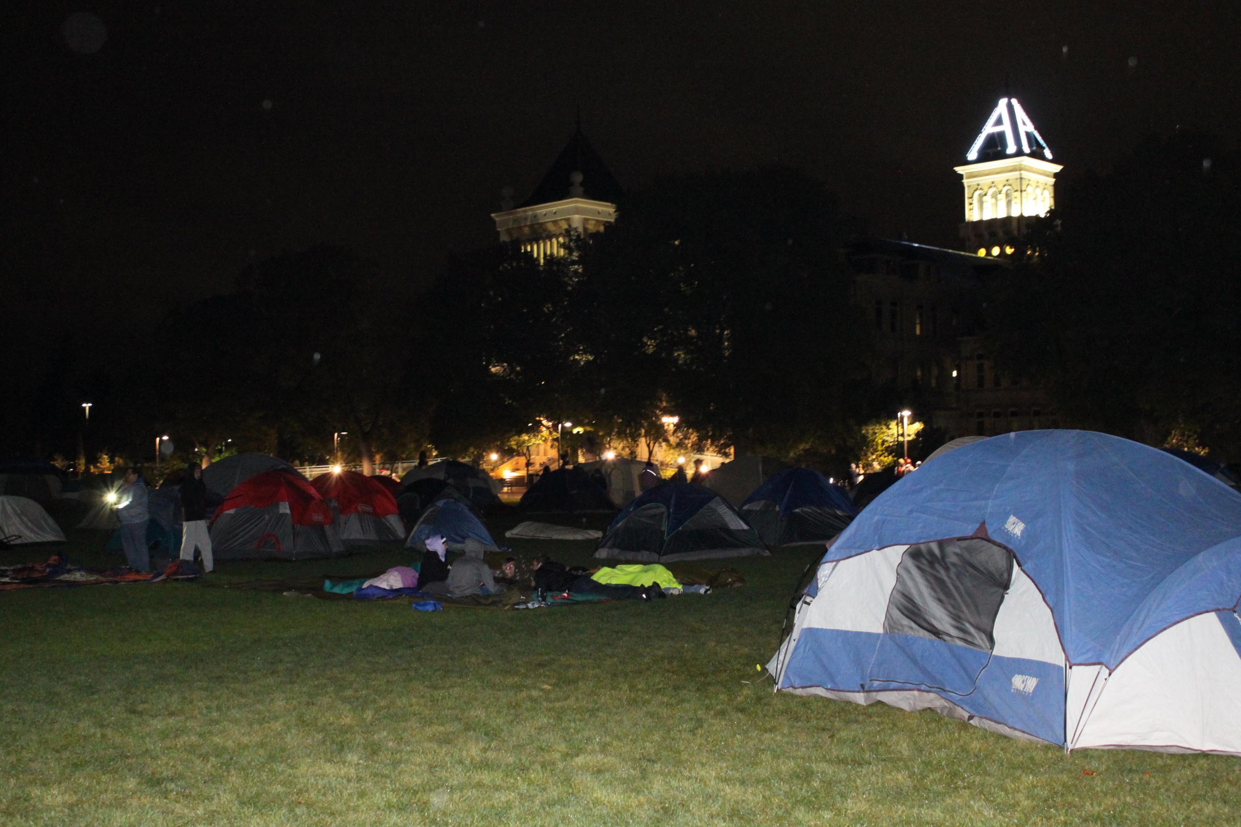 Year’s first snow doesn’t deter Aggies from night on the Quad