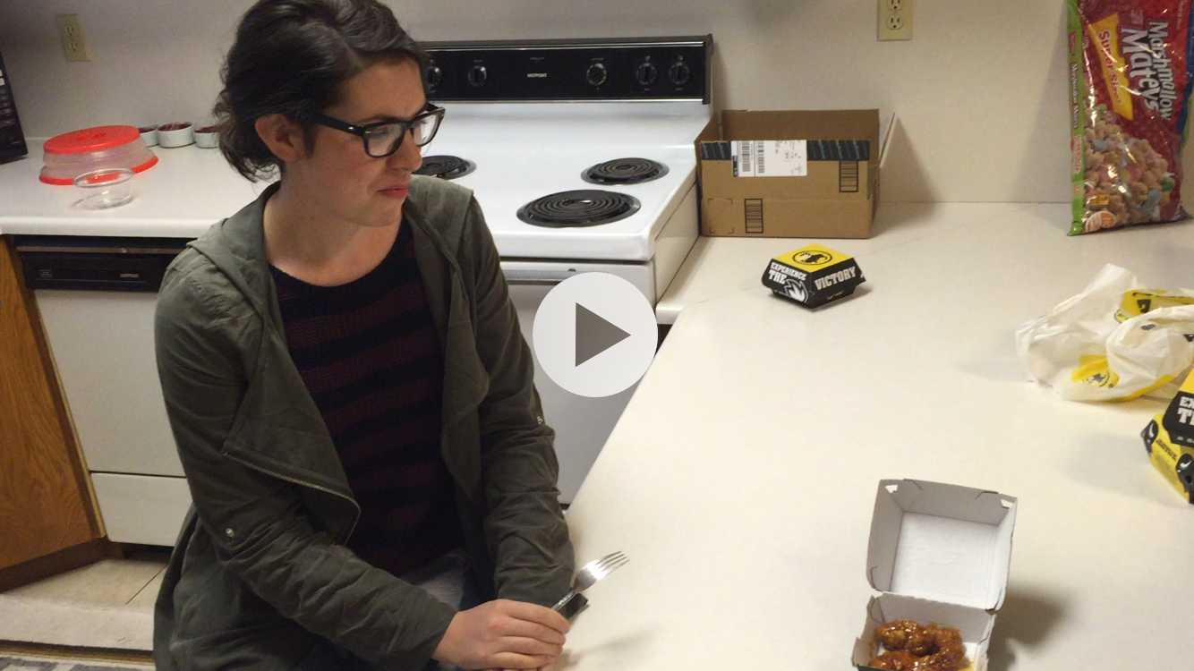 How to eat spicy wings