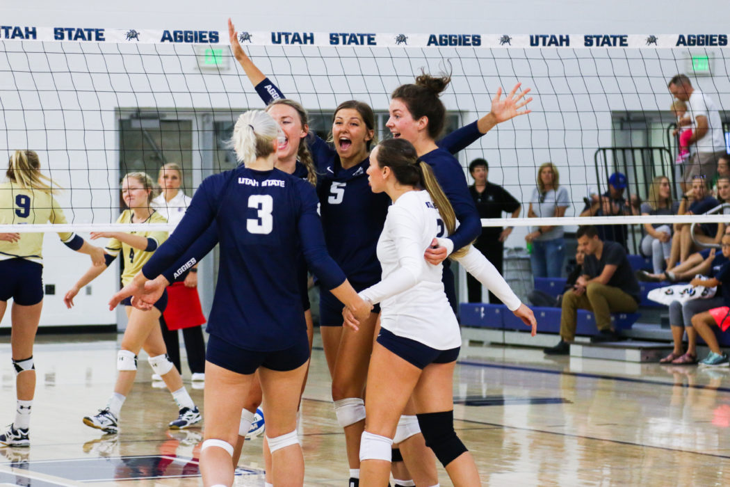 GALLERY Utah State volleyball wins two out of three in weekend