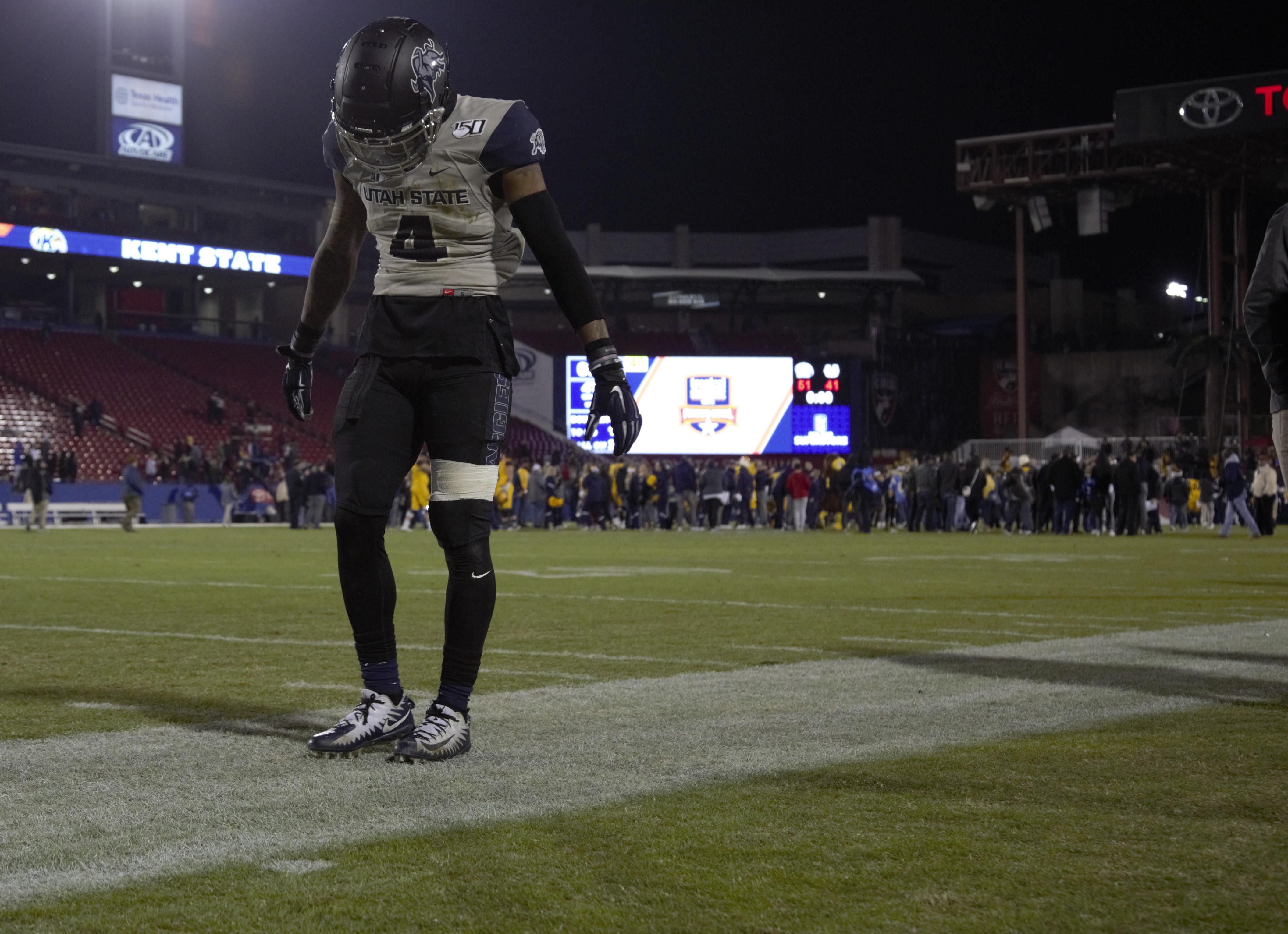 Former USU QB Scores Twice On Thursday Night Football