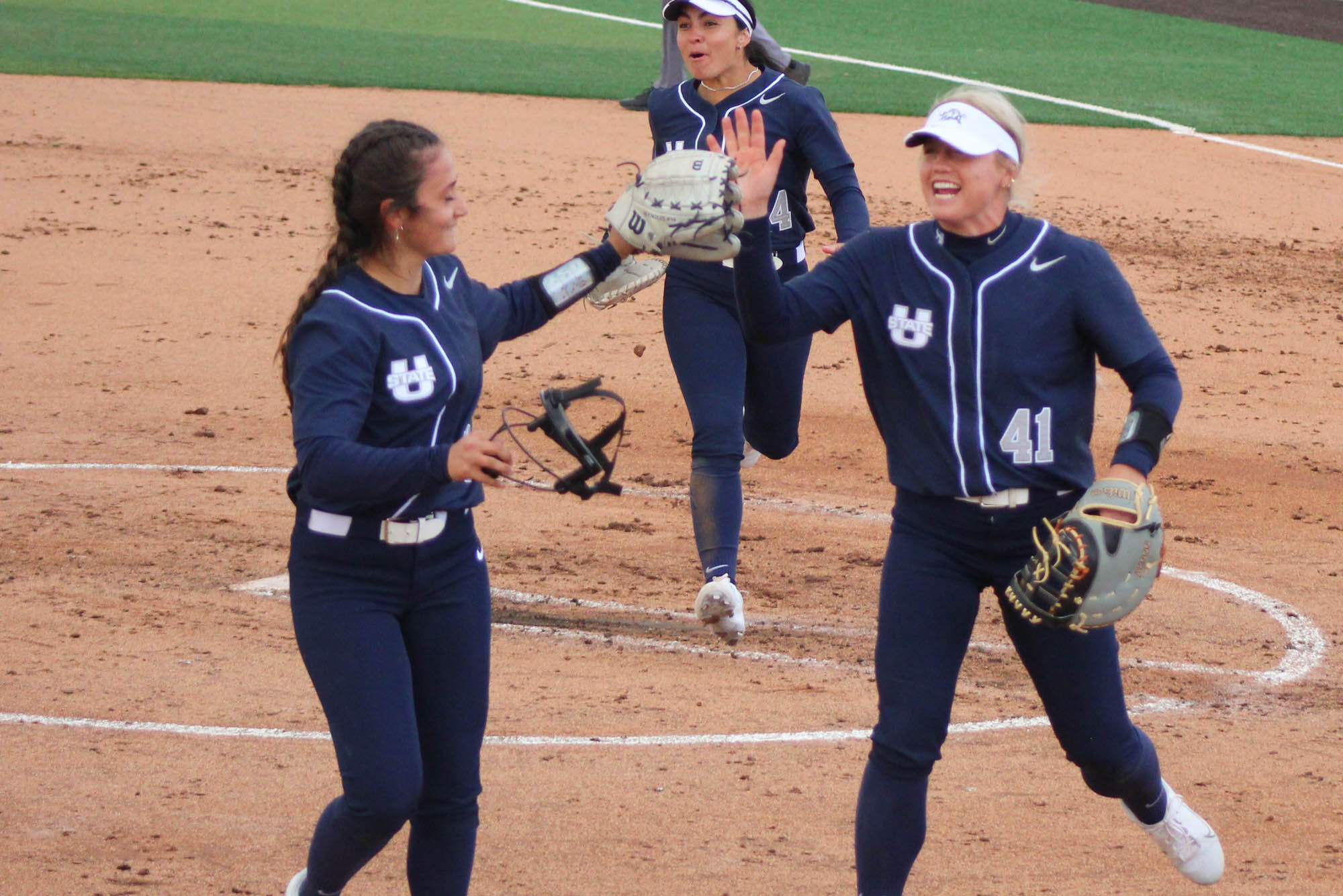 USU softball wins back to back games, extends win streak to seven - Vimarsana News