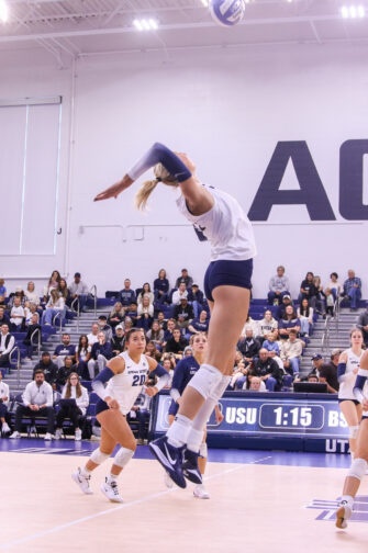 USU Volleyball outlasts Aztecs in five, delivers Neilson’s 100th win