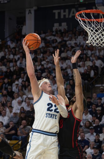 Utah State defeats San Diego State in Mountain West heavyweight bout