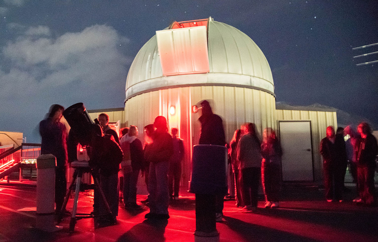Skies clear just in time for USU public observatory night - The Utah Statesman